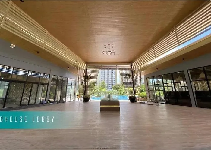 Luxury Cityview With Balcony & Free Parking Hotel apartamentowy 4*